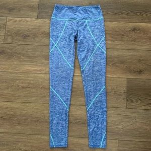 BP Women’s Blue Mid Rise Lightweight Workout Leggings‎ Size M